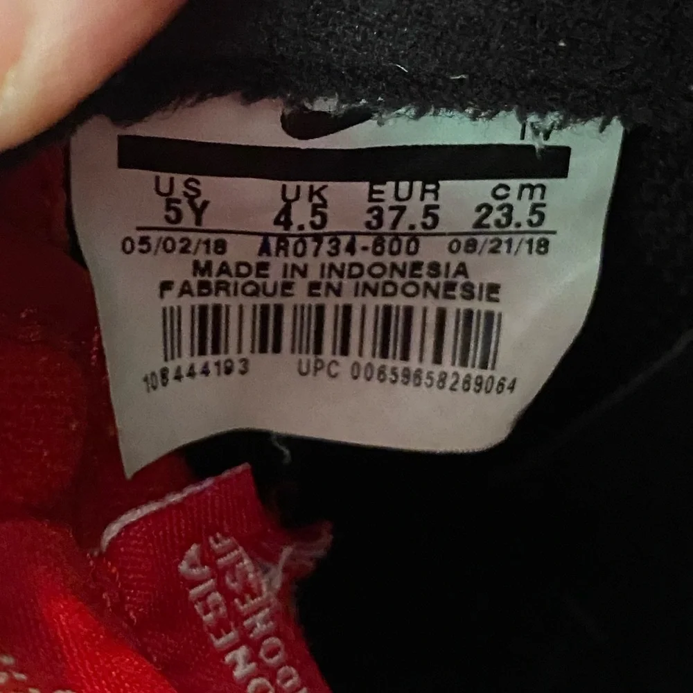 Nike Air Force 1 2018 Nike boys red leather low top size 5
